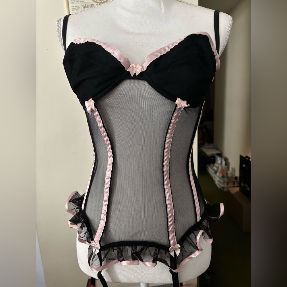*SOLD* Victoria’s Secret Vintage Corset and Thong Panty Set